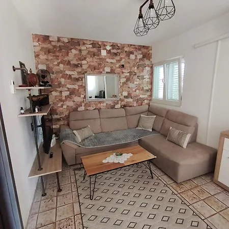 Apartament Anja Vir